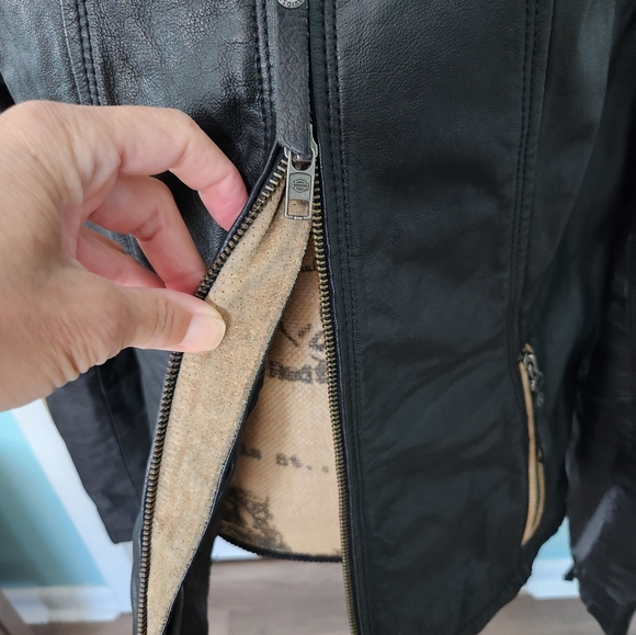 Harley Davidson Leather and Suede Riding Jacket - Picture 11 of 17